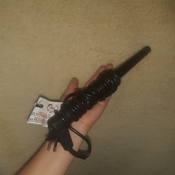 Black curling iron - Picture 2 of 7